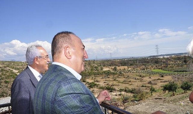 Çavuşoğlu'ndan Manavgat yangınında en çok zarar gören mahalleye ziyaret