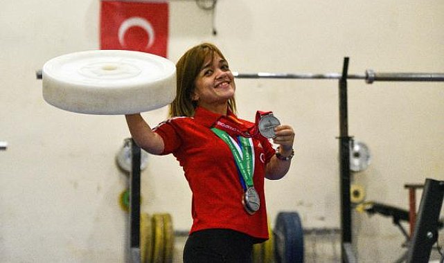 İş ararken şampiyon oldu