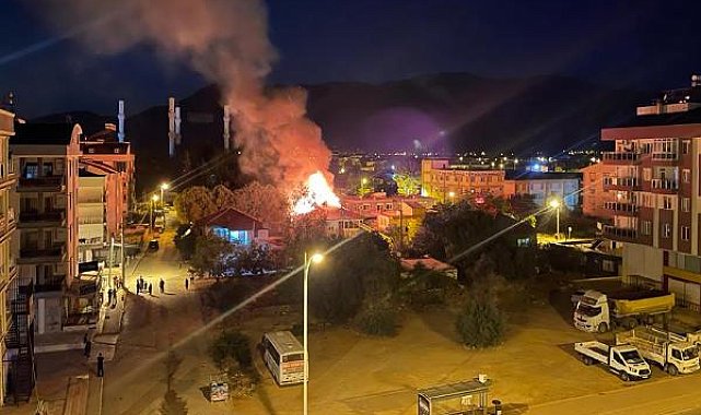 Mahallede korkutan yangın