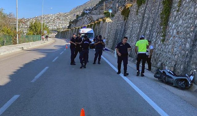 Motosiklet duvara çarptı; Alperen öldü, ağabeyi ağır yaralı