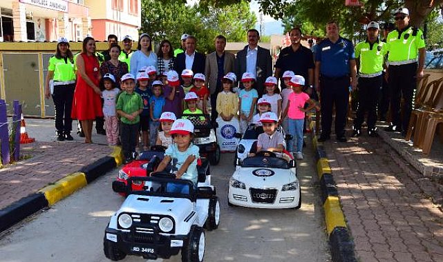 Öğrencilere akülü arabayla trafik eğitimi