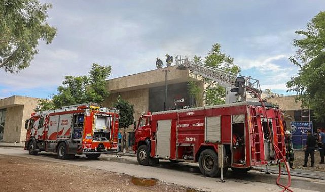 Restoranda çıkan baca yangını korkuttu