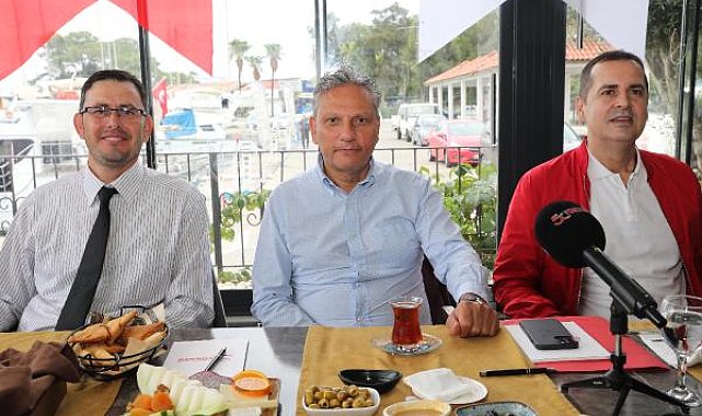 TÜRSAB Başkanı Bağlıkaya, Kemer'de üyelerle buluştu