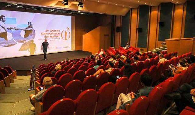 Varto depreminin bıraktığı izler Altın Portakal'da