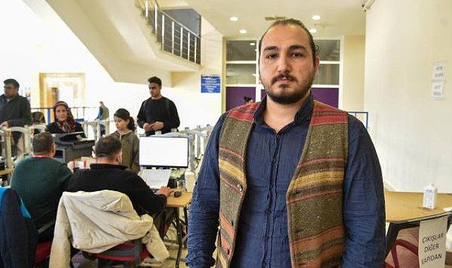 Koli taşırken geliştirdiği programla depremzedelere yardımı kolaylaştırdı