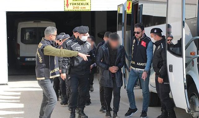 Antalya'da aranan 75 kişi gözaltına alındı