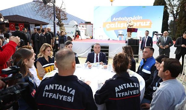Başkan Böcek, personeli ile iftarda buluştu