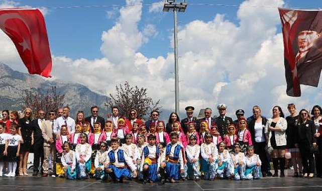 Kemer'de 23 Nisan coşkusu