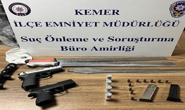 Kemer'de çok sayıda suçtan 3 gözaltı