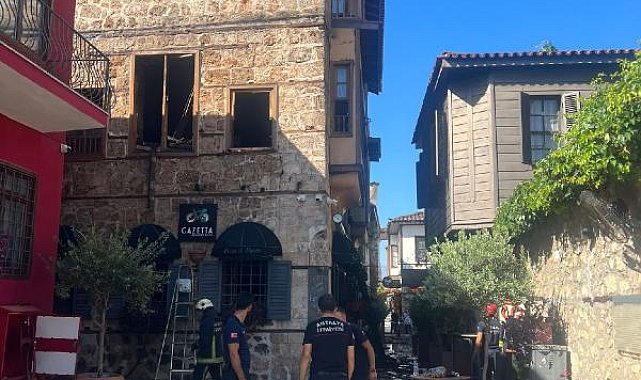 Antalya'da butik otelde yangın: 2 ölü, 12 yaralı