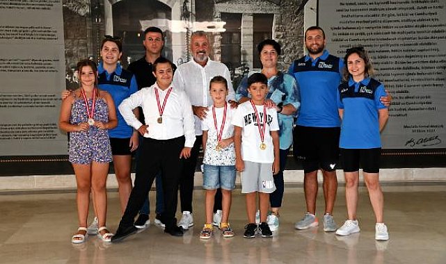 Başkan Şükrü Sözen şampiyonları ağırladı