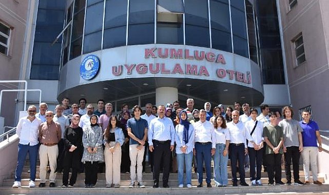 Kumluca'da başarılı öğrenciler ödüllendirildi