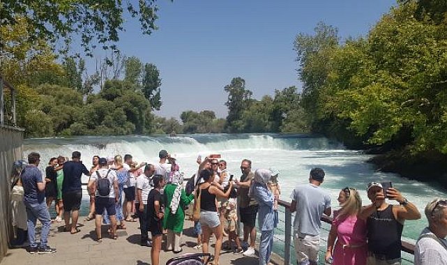 Manavgat Şelalesi'ne turist ilgisi