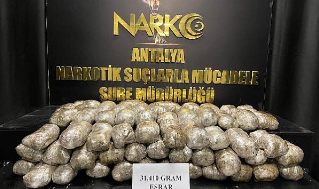 Otogarda ve kargo firmasında, araç lastiklerine gizlenmiş 35,5 kilo esrar ele geçirildi
