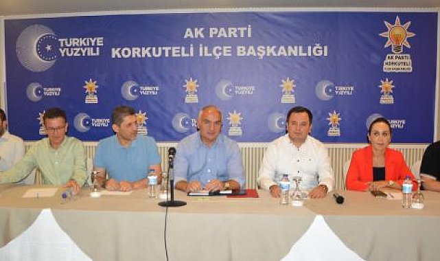 Bakan Ersoy, Korkuteli'de muhtarlarla buluştu
