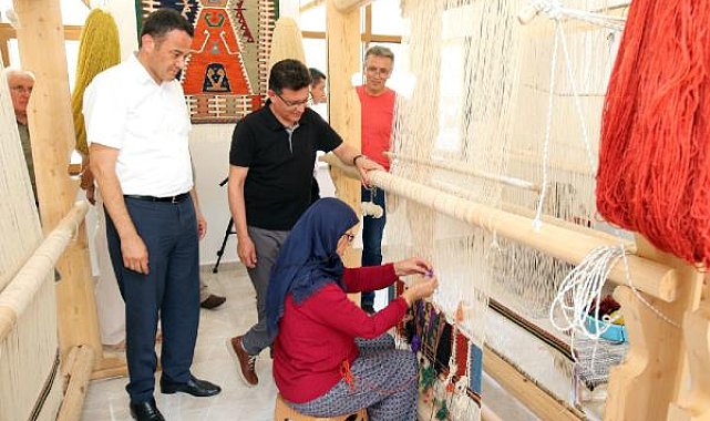 Barak kilimleri ve renkleri yeniden canlanıyor