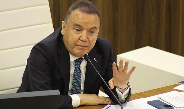 Başkan Böcek'ten Başkan Özeren'e tepki: Oğlunuzu ne kadar idare ettim