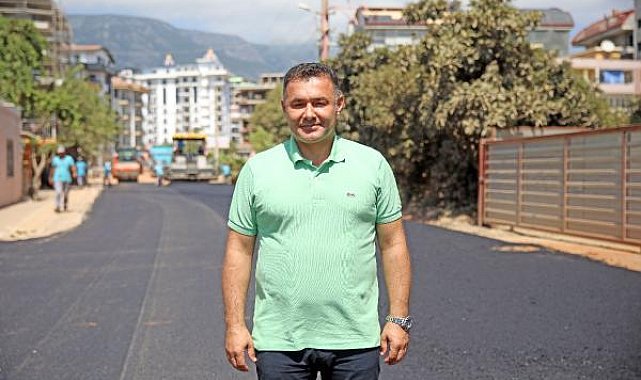 Başkan Yücel Mahmutlar'da asfalt çalışmalarını yerinde inceledi