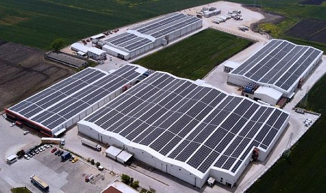 Bir fabrika çatısı daha GES'lendi