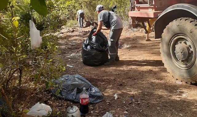 Kemer'de temizlik çalışmaları