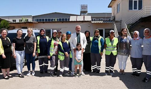Manavgat'ın sokaklarına kadın eli değdi
