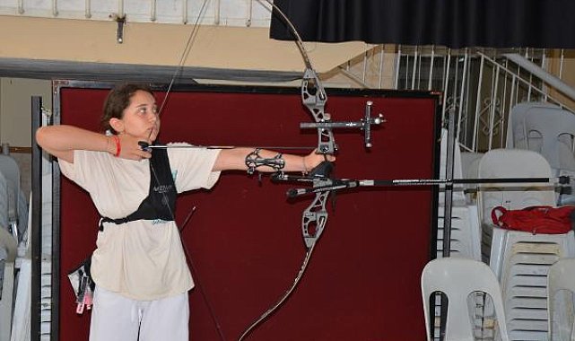 Okçuluk sporcusu Ecrin: Mete Gazoz'u örnek alıyorum