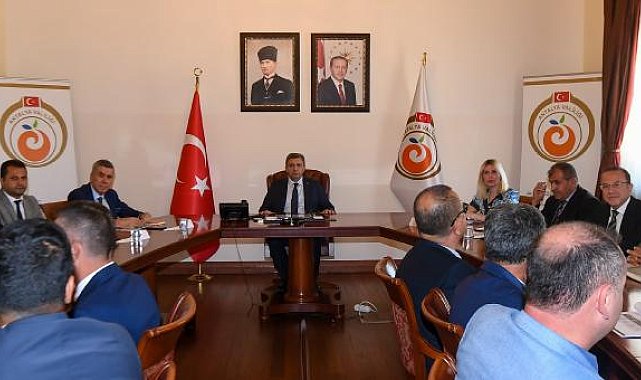 Vali Şahin: Hedefimiz, başvuru yapan tüm öğrencilerimizin yurtlara yerleşmesi