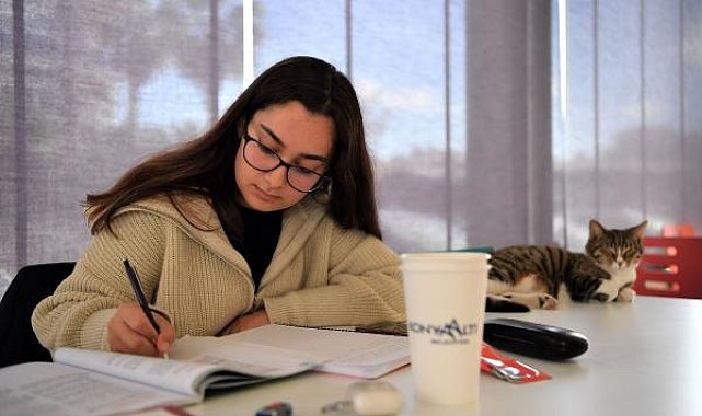 Gençlik lokalinde çay çorba ikramı