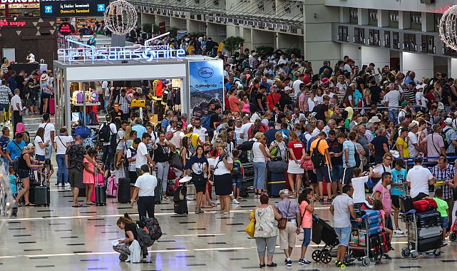 Antalya'da 10 milyon turist rekoru