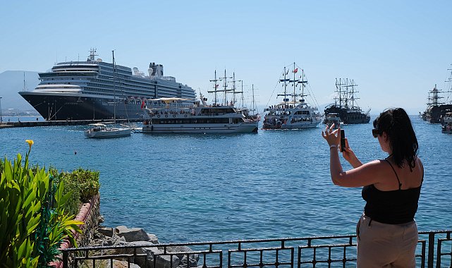 Kruvaziyerle 2199 turist Alanya'ya geldi