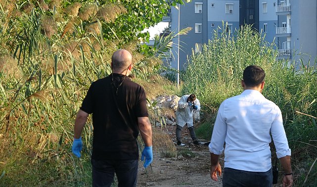 ANTALYA - Sulama kanalında kıyafetleri üzerinde erkek cesedi bulundu