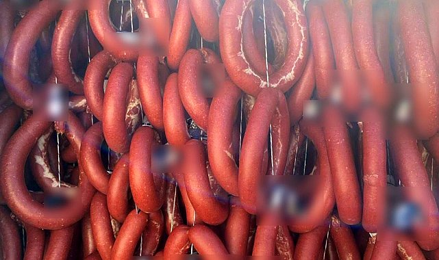 Antalya'da 2400 kilogram bozuk sucuk ele geçirildi