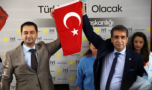 İYİ Parti Antalya'da bayrak değişimi