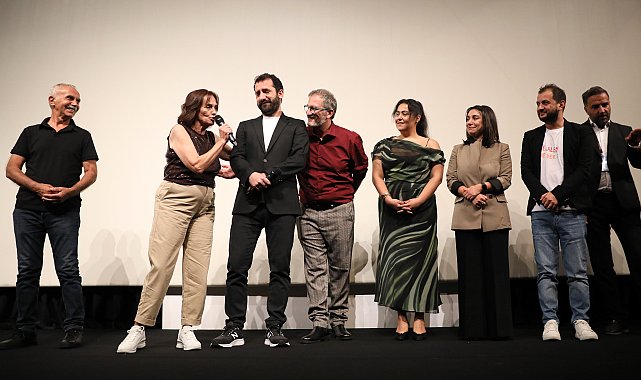 Hayatındaki kişileri anlattığı film, ayakta alkışlandı