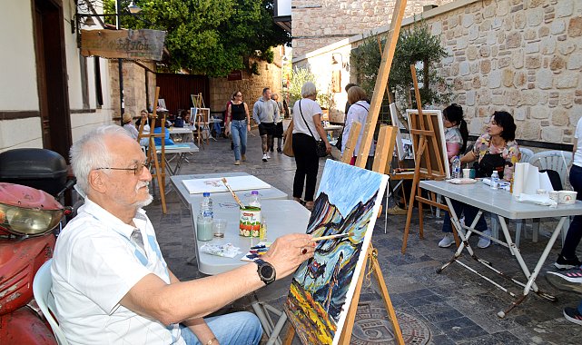 Kaleiçi sokakları sanat dolu