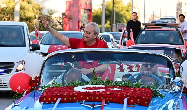 Kepez'den Cumhuriyet'in 101. yılına özel kortej