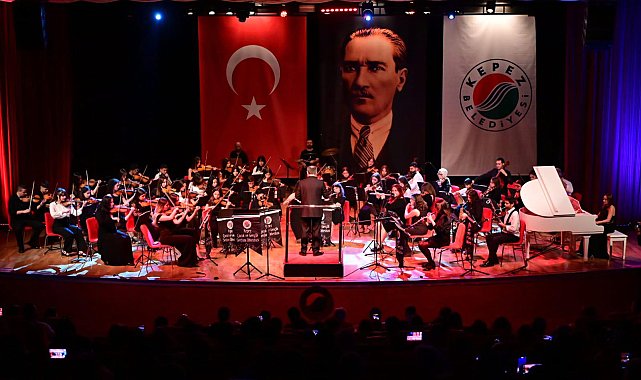 Kepez'in senfoni orkestrasından Cumhuriyetin 101'inci yılına özel konser