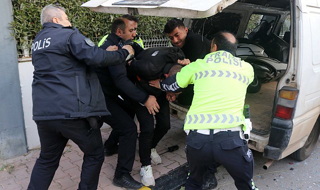 'Yarın kıyamet kopacak' diyerek çaldığı minibüsle 30 kilometre kaçtı