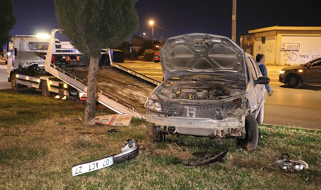 Refüje çıkan otomobilin sürücüsü yaralandı