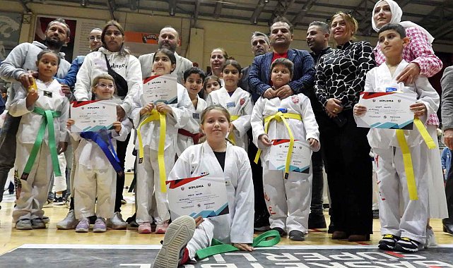 Tekvandocuların üst kuşak sevinci