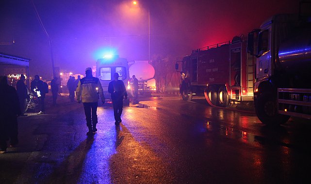 Alanya'da yangın; 3 iş yeri ve muz serası zarar gördü