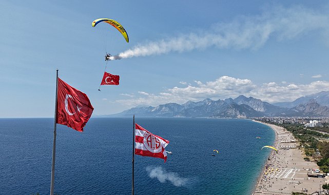 THK'dan 19 Mayıs'ta Antalya semalarında paramotor gösterisi