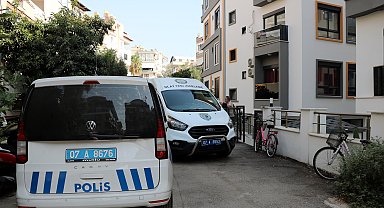Emlakçıyı arayıp 'Arkadaşımı öldürdüm' dedi; eve giren polis cesetle karşılaştı