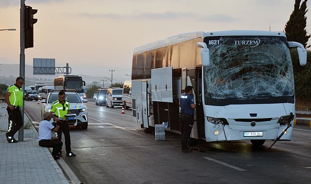 Otobüs midibüse çarptı: 5 yaralı