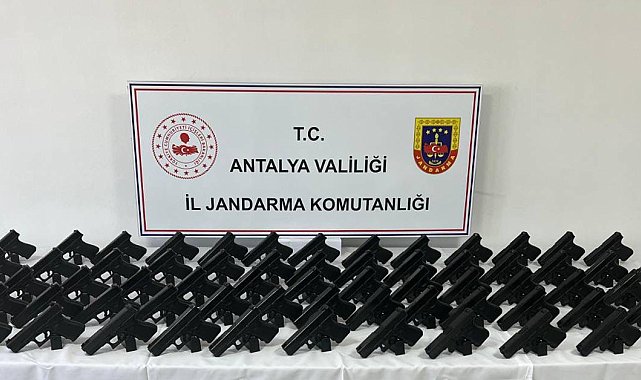 Kepez'de kaçak silah operasyonu: 72 tabanca ele geçirildi