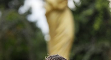 10 yaşındaki Defne, ilk sinema filmiyle Altın Portakal'da