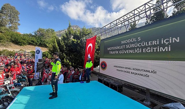 'Cumhuriyet Yolunda Kaskımla Güvenli Sürüş' etkinliği