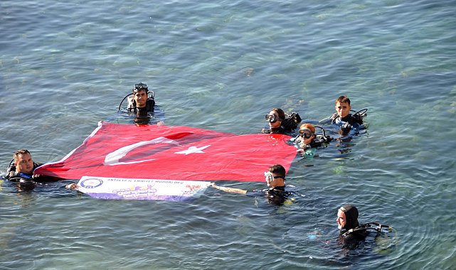 'Gençlerle Beraberiz' projesi kapsamında öğrenciler su altına daldı