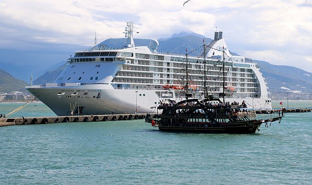 ABD'li turistler kruvaziyerle geldi