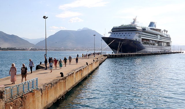 Alanya'da kruvaziyer trafiği sürüyor